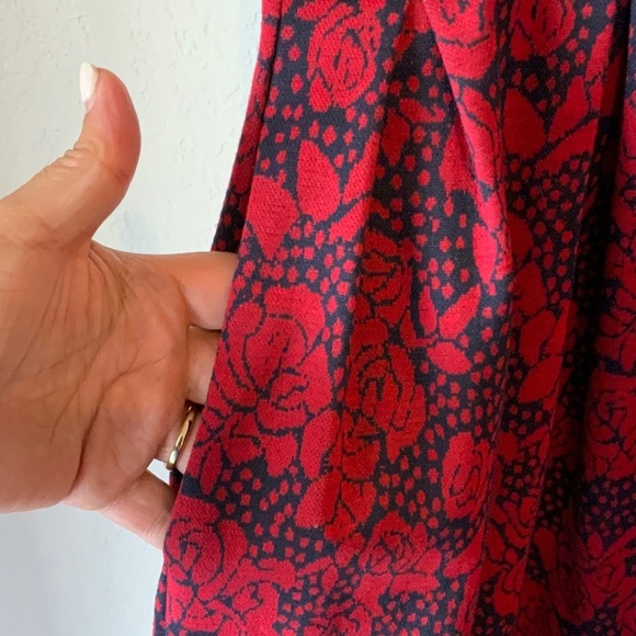 LuLaRoe Dresses & Skirts - LulaRoe Floral Roses Dress
